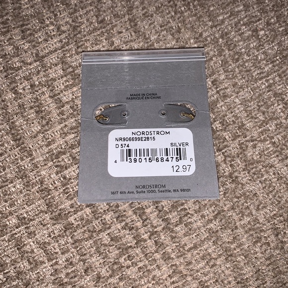 Earrings - Picture 4 of 5